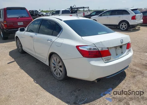 2013 Honda Accord Touring z USA, uszkodzony, nr VIN 1HGCR3F97DA028969